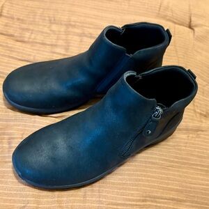 Skechers Ladies Vegan Leather Black  Ankle Boots